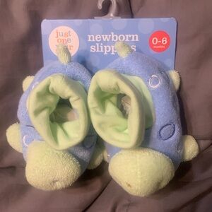 Newborn booties or slippers unisex